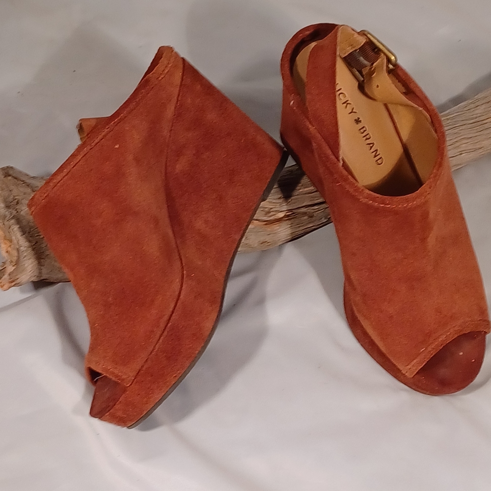 Lucky Brand Suede platform shoes - Picture 2 of 4